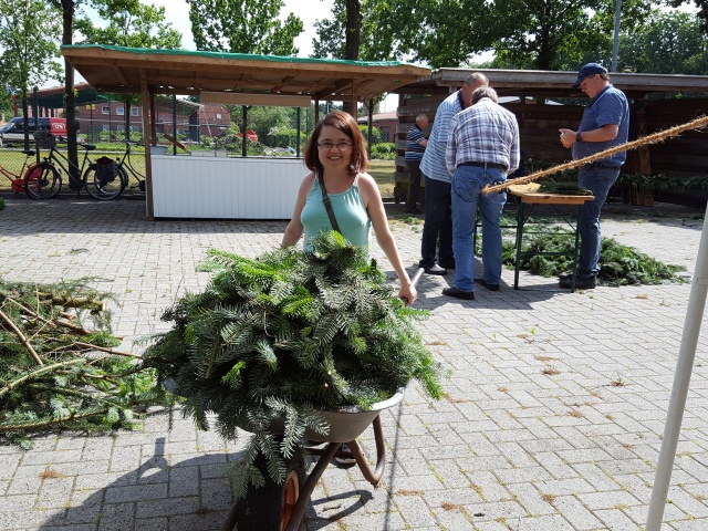 ../fotos/weltrekordversuch_ostrhauderfehn_2019/2019-06-11 15.46.48.jpg